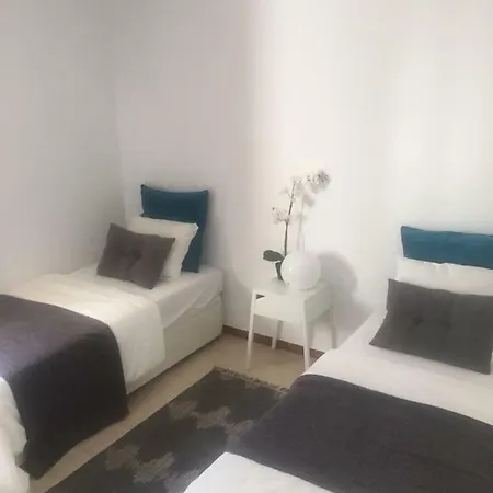 Poseidons Pearl Duquesa Апартаменты Манилва